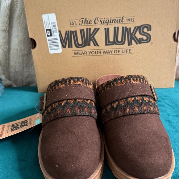 Muk Luks Brown and Tan Slip-On Clogs - Picture 4 of 6